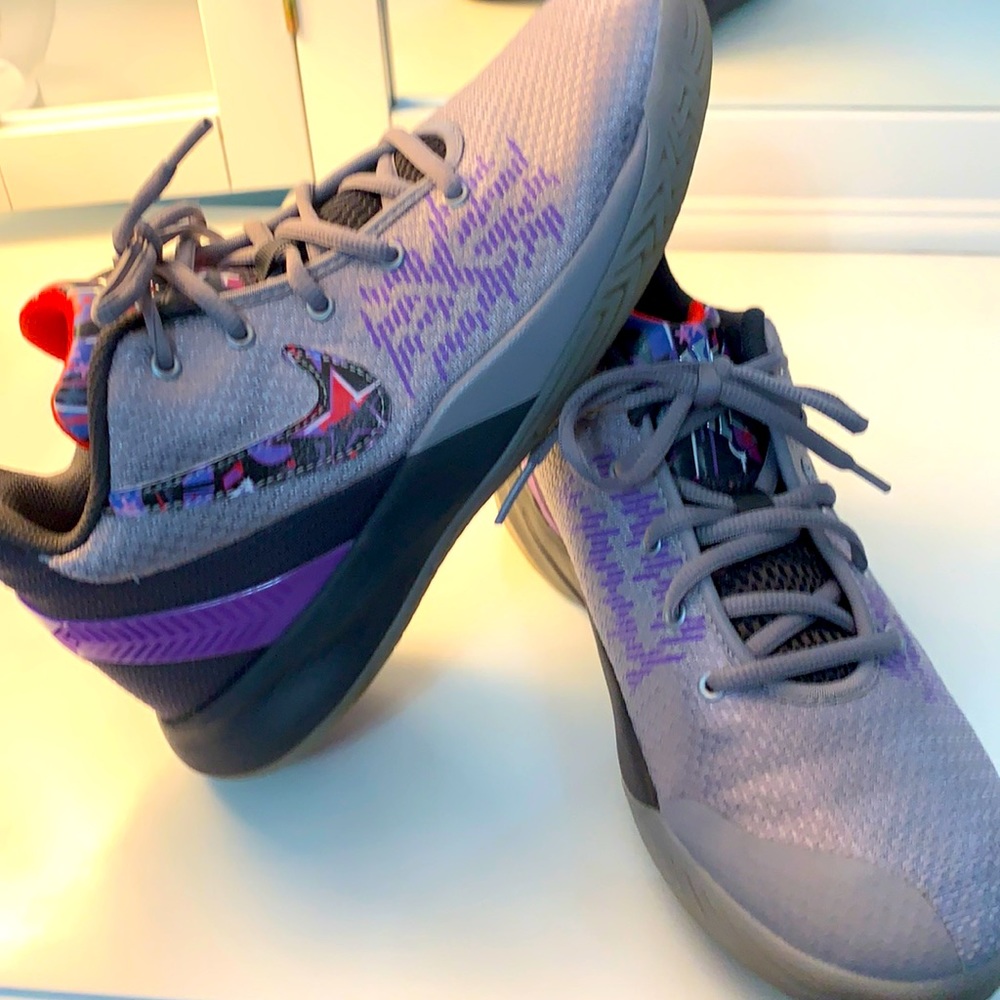 Girls W Nike Zoom All Out Low 2, size 7.5